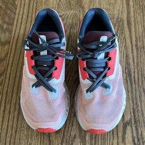 On Running Cloudstratus Running Shoes